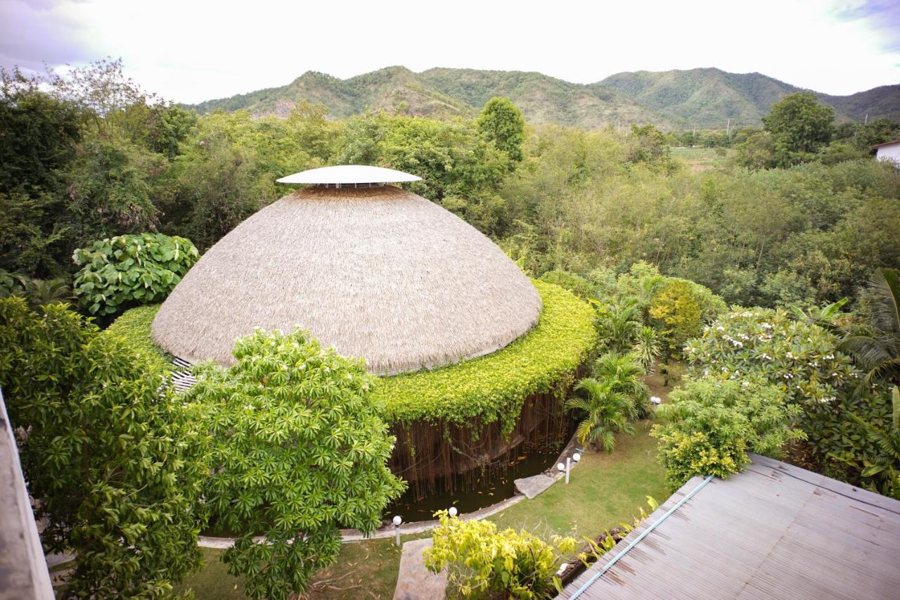 Mittapan Hotel Kanchanaburi Exterior photo